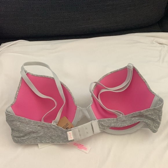 Pink VS Wear Everywhere t-shirt lightly lined Grey Bra 36B NWT - Picture 2 of 3